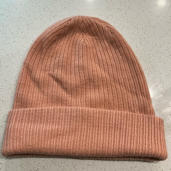 Aritzia toque - Picture 1 of 2